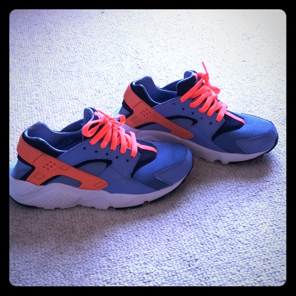 Women Nike huarache’s